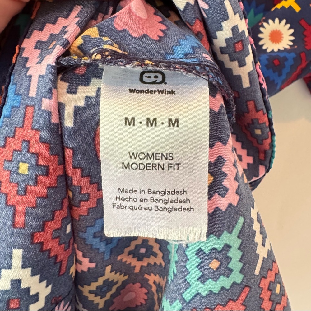 WonderWink Womens M Geometric Print Scrub Top V Neck Short Sleeve Floral Aztec - Picture 6 of 9